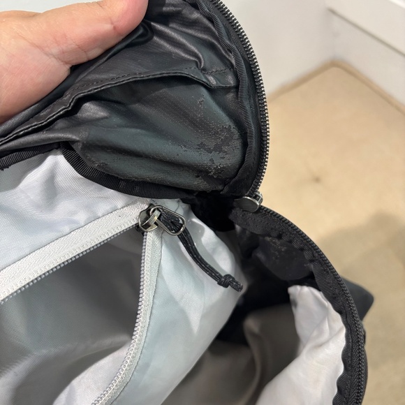 Arc’teryx Index 15 Backpack in Black - Picture 9 of 11